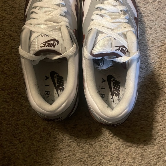 Air Max 1 “Mystic Dates”
Size 9
Comes with Box 
Worn - Picture 4 of 6